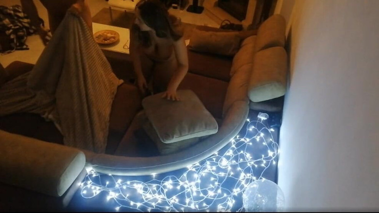 DreamStudioCouple: Seks di sofa