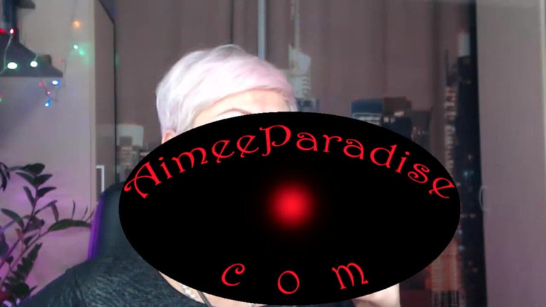 AimeeParadise: Sticla în pizda umedă matură a unei mame sexy perverse!