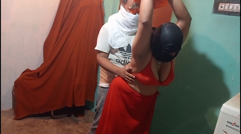 Gulaab: La ragazza musulmana hijabi baby vuole il nucleo duro