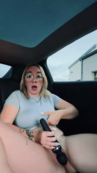 Sou a Rainha Do Incomum, Eu Afundo Um Pino De Boliche Anal