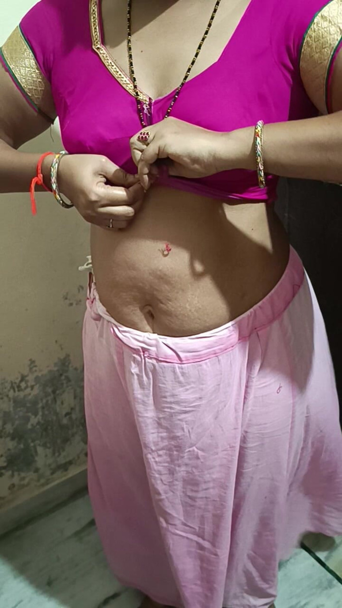 Decent couples: Desi tetička sexy postava šuká, zatímco manžel není doma