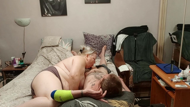 Zona901: La matrigna ha fatto un massaggio ed un pompino con...