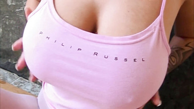 Gazongas: Stora bröst brud knullar i badrummet