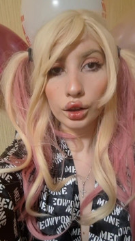 Sweet Teen Elza Kom