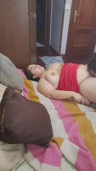 Sex bun și ajung pe țâțele ei