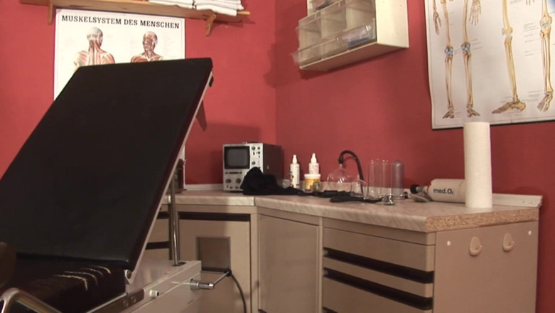 German Fuck Movie: Teen (18 Years) Fucked by Doctor in Practice