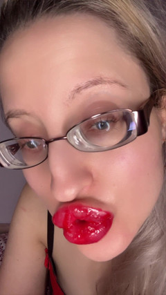 FinDom Goaldigger: How Do You Want I Show You My Big Eyeglasses?