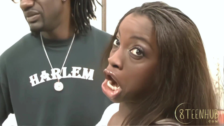 8TeenHub: 8teenhub - Monique a une petite aventure noire