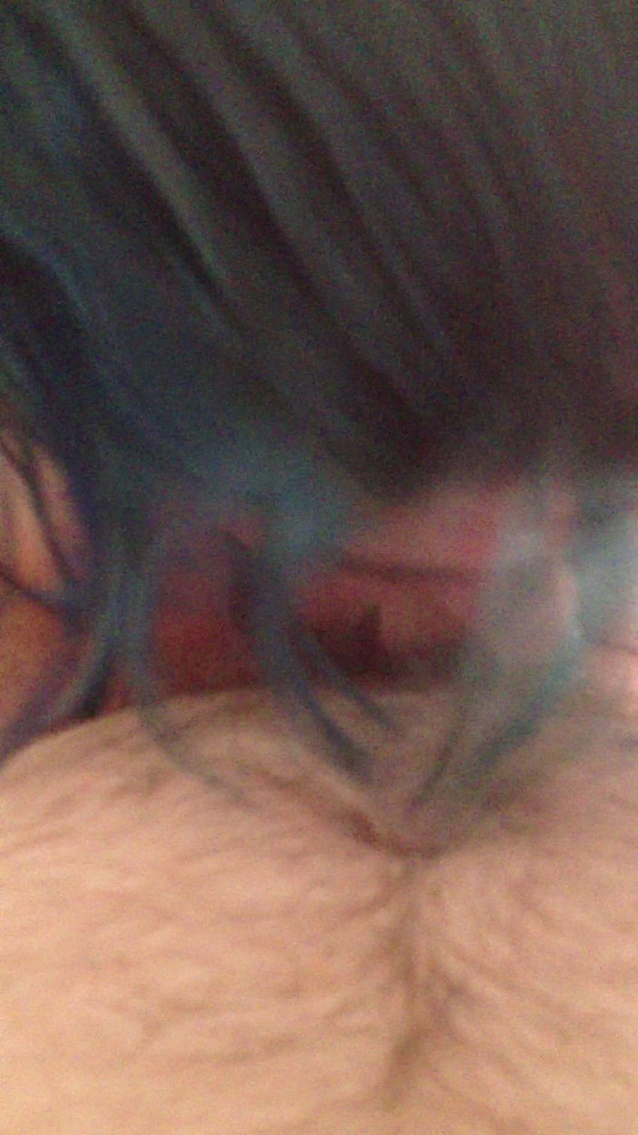 barefootongrass: Mamada de pelo azul