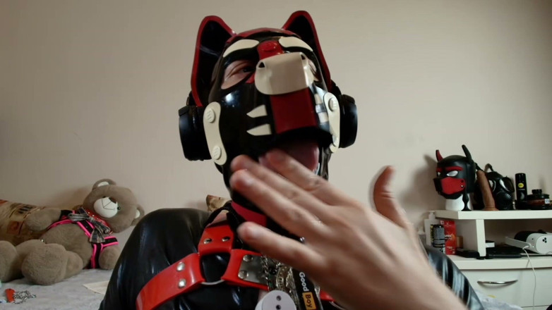 Alex GoodBoy: Latex-covered Twink Sucks Hard on Fingers, Cum Explodes