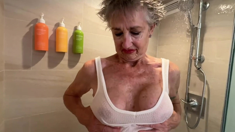 FromThisNight: In Our Waikiki Hotel -- Suspenders, Sunset, and Slow-mo Shower