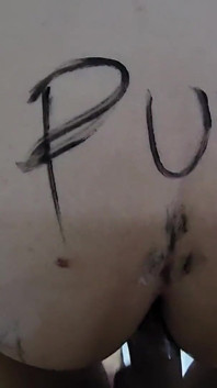 Sono una puttana anale, voglio sempre il cazzo e il braccio del mio uomo dentro il mio buco del culo