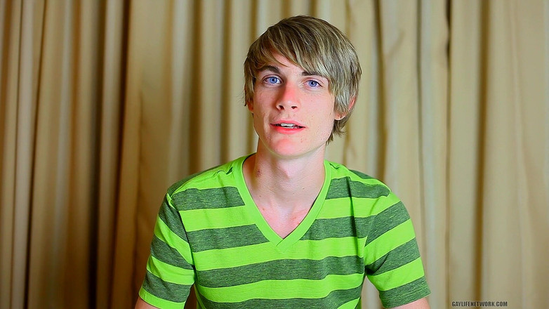 Lollipop Twinks: Preston Andrews e seus personagens hilários falam com a câmera