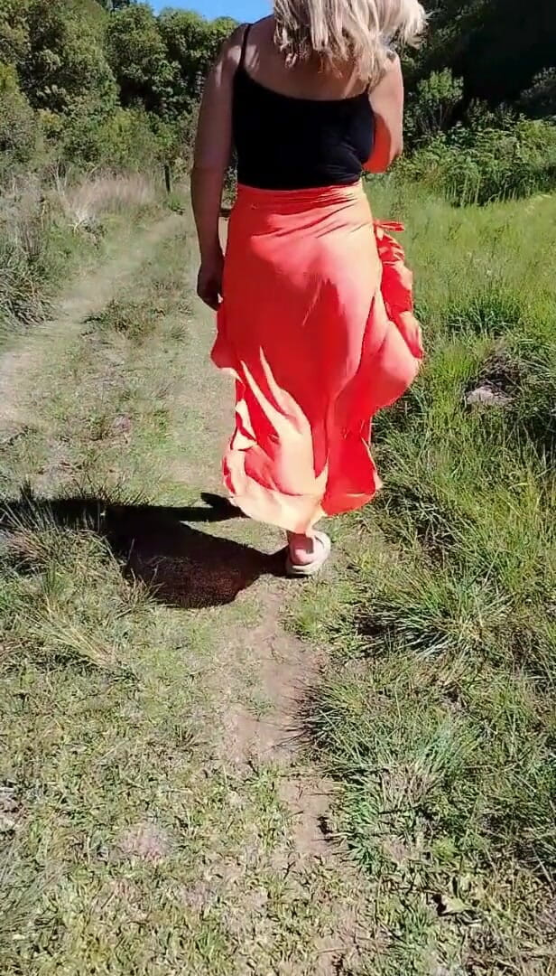 Priscila: Мачуха попросила зняти відео, як вона демонструється на публіці, частина 01.