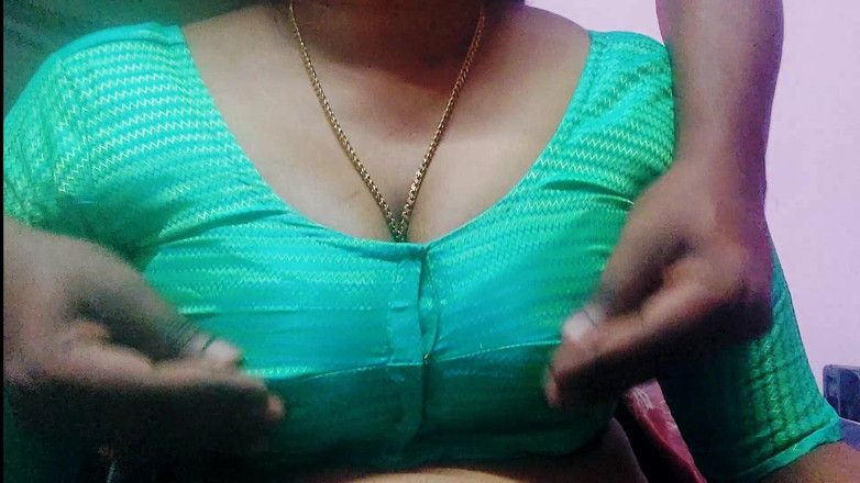 Desi Mohini: Heiße indische dicke möpse