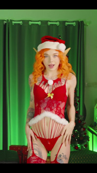 Sexiest Outfit for a Christmas Night