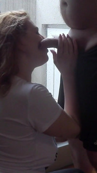 Chỉ dành cho người hâm mộ - phá vỡ điếu thuốc của Karla Rose bị gián đoạn bởi thổi kèn không có kế hoạch và làm nhục tinh hoàn thành