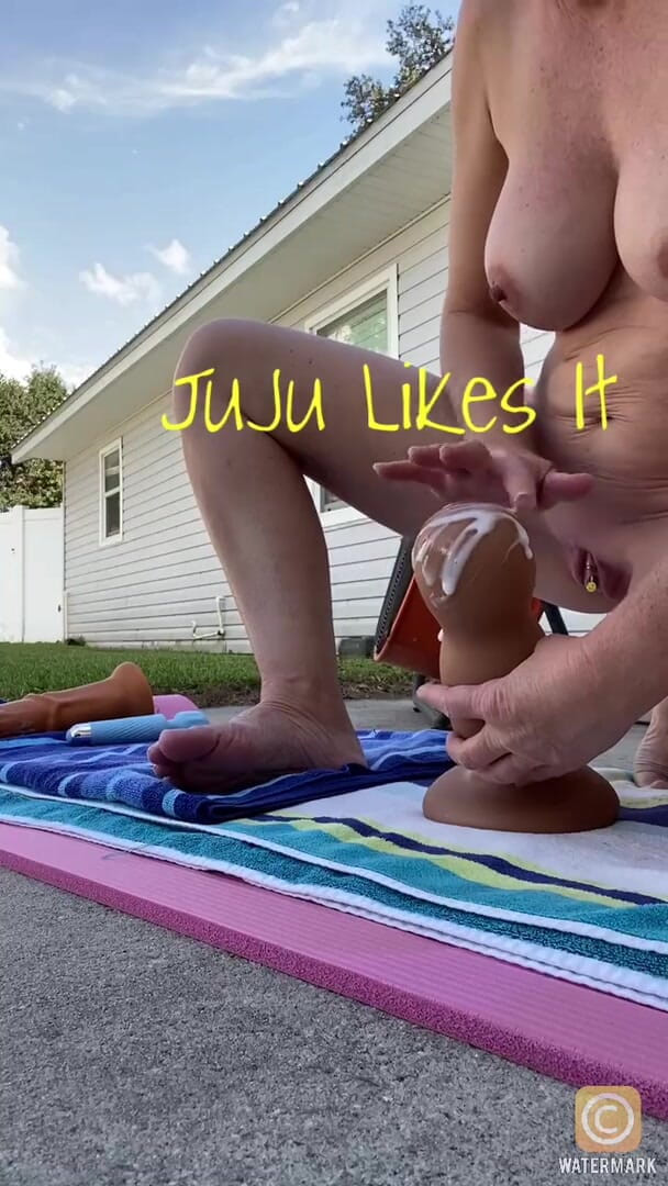Juju: Dildos