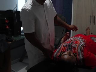 Aly: Massage en neuk voor deze hete grote kont
