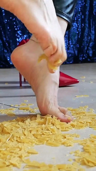 I Crush Pasta in Bare Feet Asmr