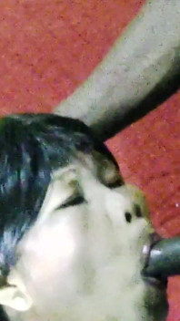 Chica india extrema atada follando la cara para una puta india sumisa
