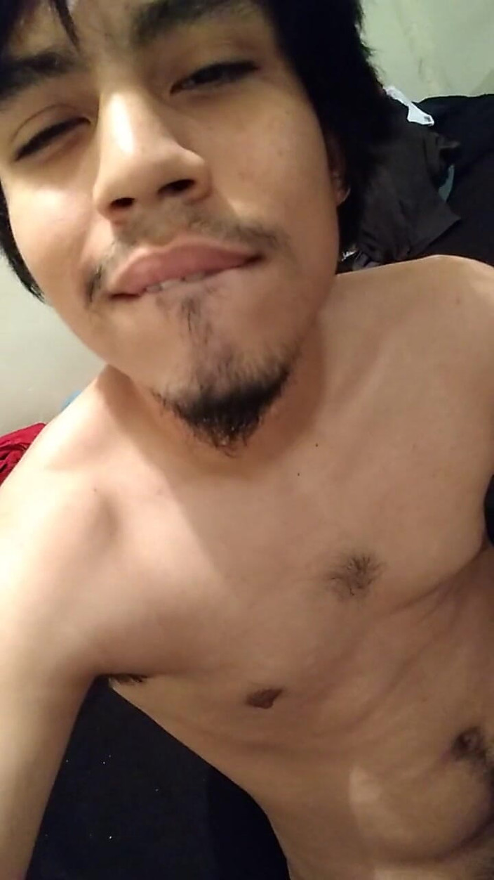 AlexAlejandro13: Cowok imut dengan wajah aduhai lagi bugil