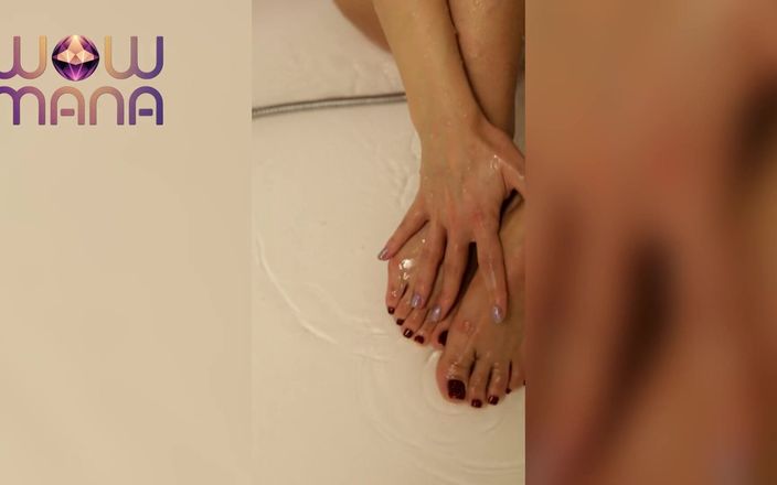 Wow Mana: Wow Mana wet &amp; naughty: дражнити душову кабіну в джакузі
