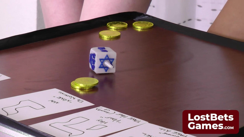 Lost Bets Games: Rozbierać Dreidel z ubrań z każdego hebrajskiego listu