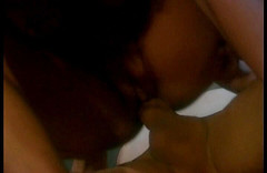 Perfect Porno: Milf clubdanseres met grote tieten zuigt en berijdt een grote...