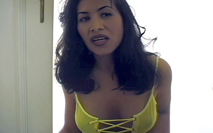 Rodney Moore: Milf latina vintaj tebal dengan puting tebal berkongkek