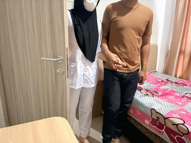 Take Nurse's Girlfriend to Stop by the Hotel After Work (Jamsen) Take Nurse's Girlfriend to Stop by the Hotel After Work (Jamsen)