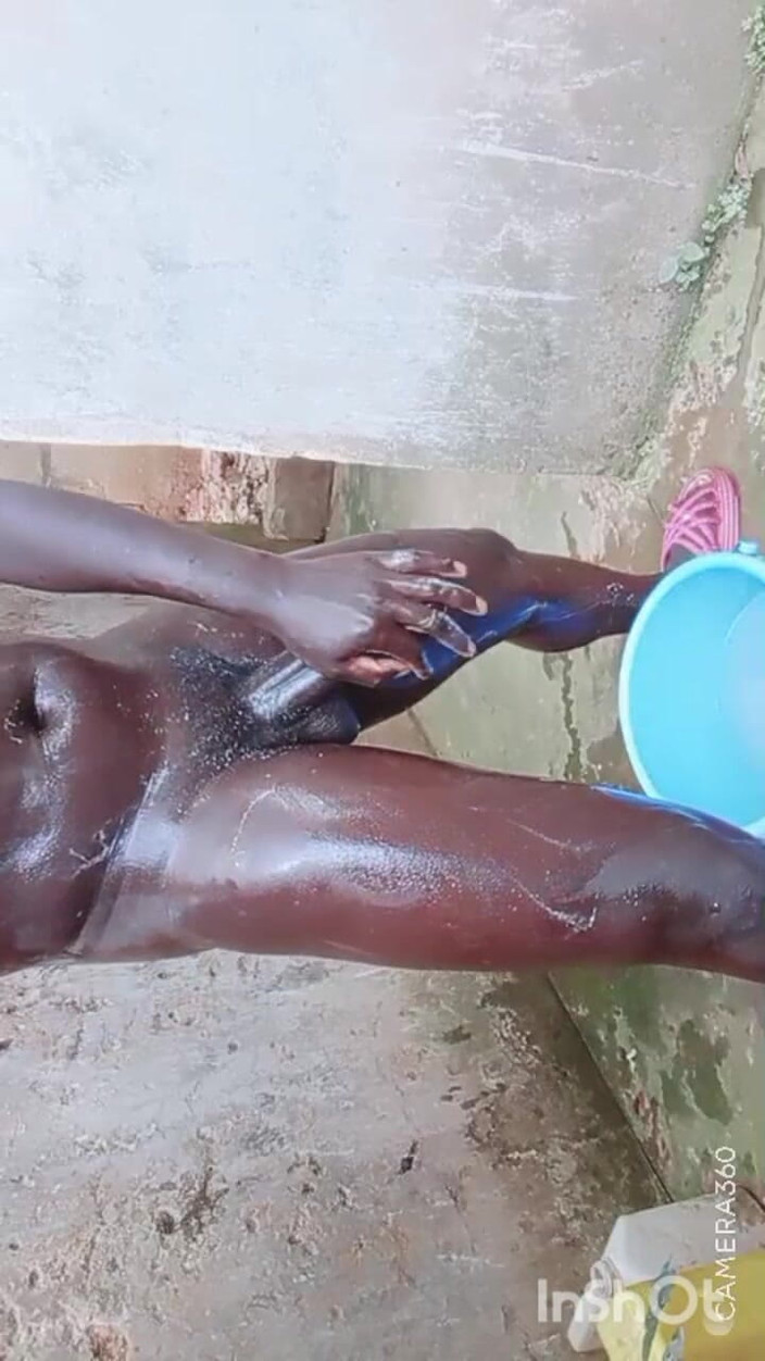 Hongi: Gorąca orgia z największym czarnym kutasem w Afryce