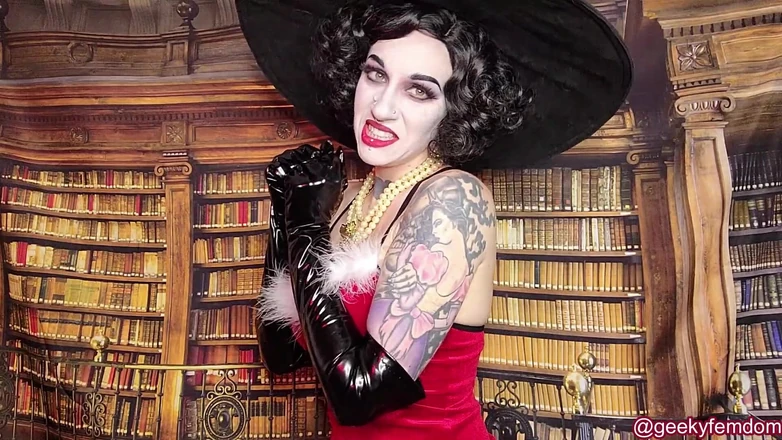 Geeky Femdom: Lady Dimitrescu dárek na dovolené