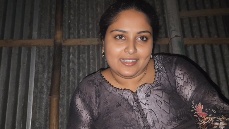 Akhi moni: मेरी पत्नी की चूत चूसना बहुत मज़ा है