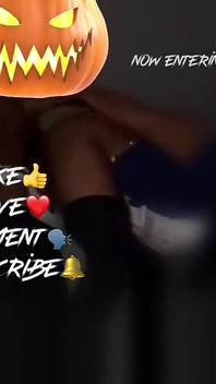 Ngentot memeknya saat suaminya lagi di kamar belakang bagian 2