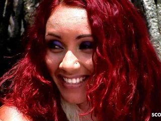 Full porn collection: Kızıl saçlı kıvırcık saçlı latin genç Marcia Rough plajda açık...