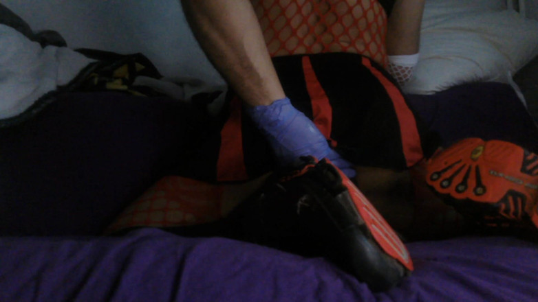 Damaged Hole: Schwarz Rotes Cheerleaderoutfit, BBC Bisn Zum Orgasmus Reiten