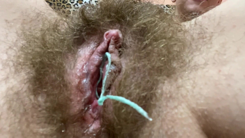 Cuteblonde666: Przyszedłem dwa razy podczas mojej fazy! Z bliska owłosione cipki...