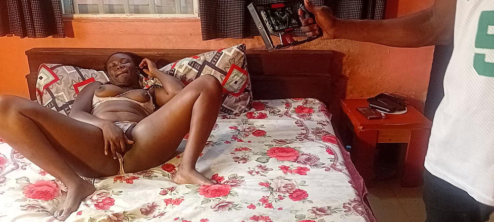 Creamyshuga: Cewek itu lagi ngentot kontol itu