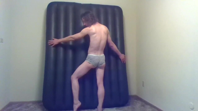 LilTaste: Transgirl rozbiera się tylko do majtek, Walking Cute