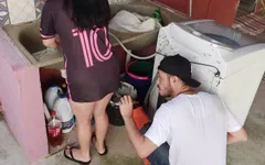 Hotwife Receives Washing Machine Technician While Cuckold Is at Work