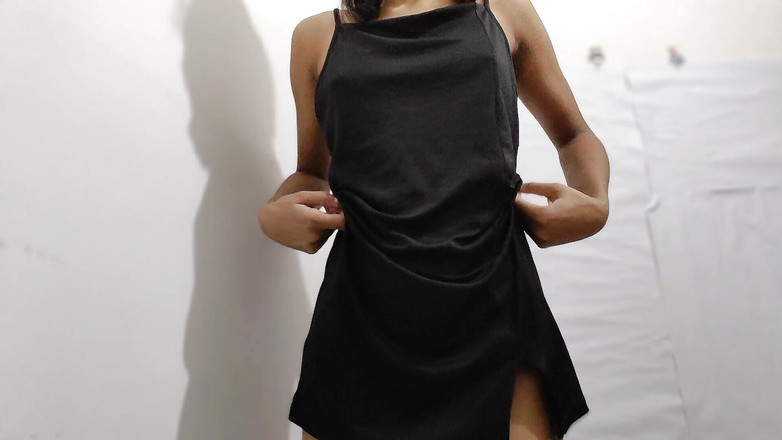 desigirl93: 細い剛毛ティーンナローマンコを誘惑する