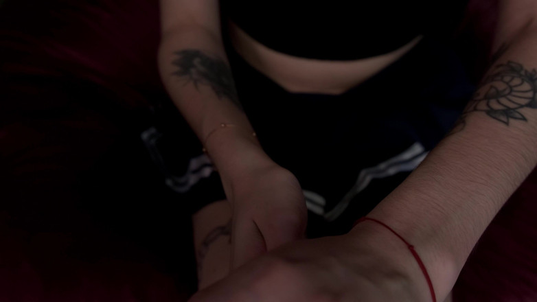 Eva Deva: Fétiche des mains/veines. Adore ma main, j’en ai envie ! POV