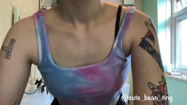 Alice Bean: Bugil dan fingering pantat