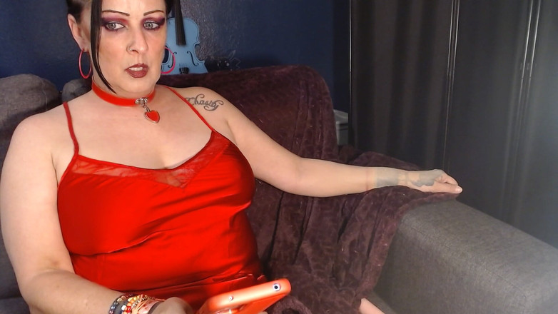 Abby Anna: Anna, obosită, căscată