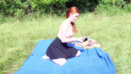 Peaches and Bananas: Sweet Angelina nudist selfie