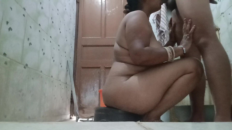 Yourgeeta8899: Desi beautiful meia-irmã apertada buceta para a primeira vez xxx...