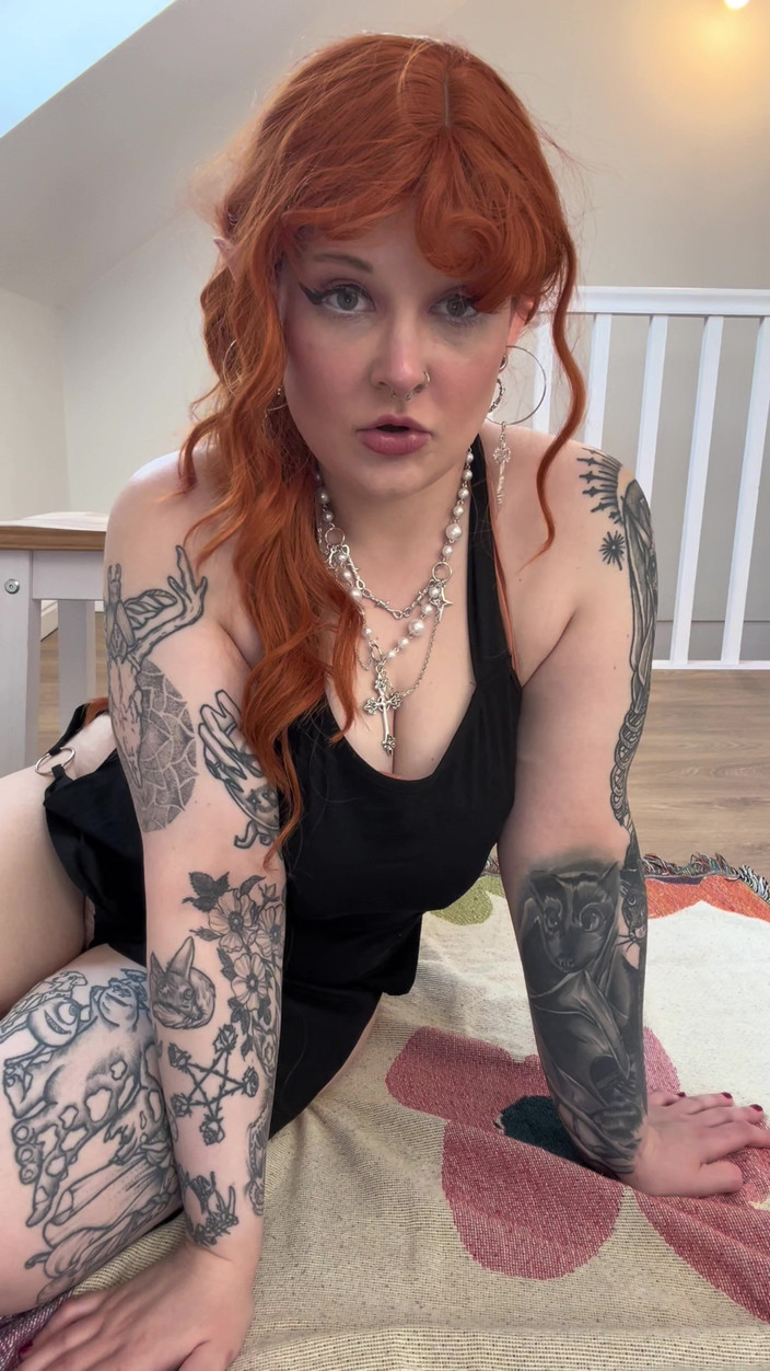 Bigtiddygoth: Elf dívka najde zraněného člověka