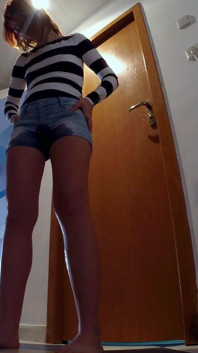 Skinny Redhead Pee in Her Short Jeans