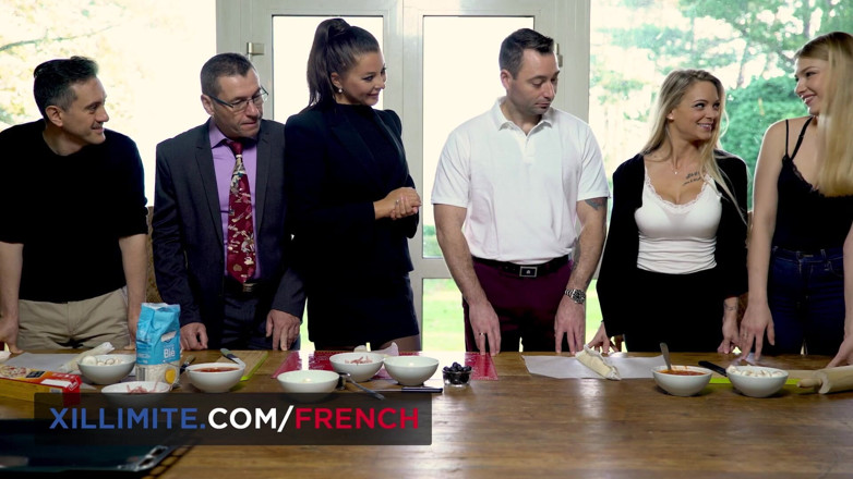 French girls at work: 아주 섹시한 팀 빌딩